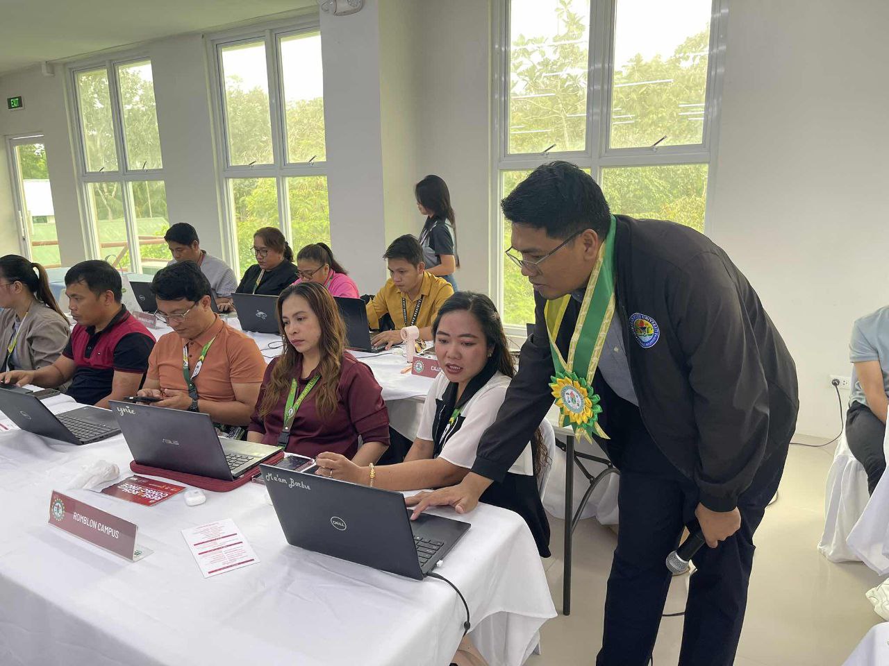 RSU faculty participating in the seminar